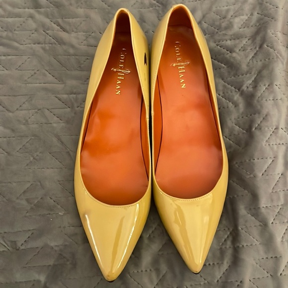 Classic Pumps Cole Haan New With Tags - some scuffs - Picture 2 of 5